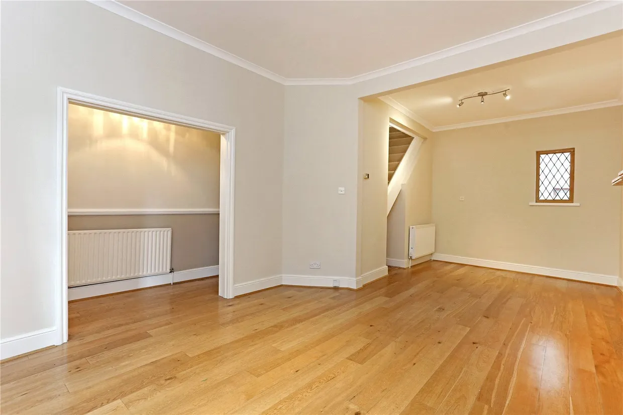 Brackley Road, London, W4 photo 4