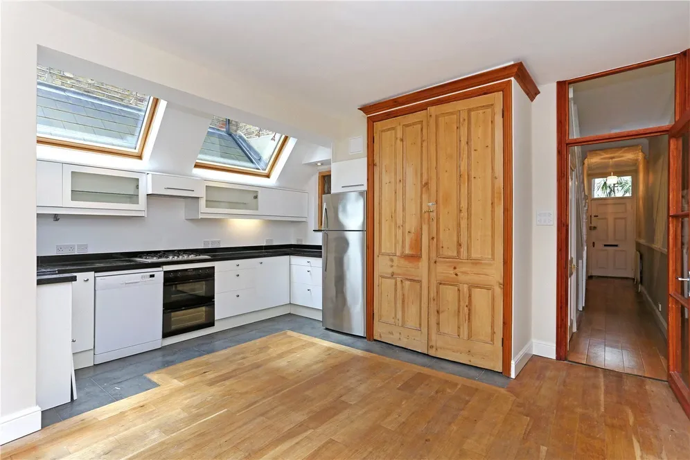 Brackley Road, London, W4 photo 5
