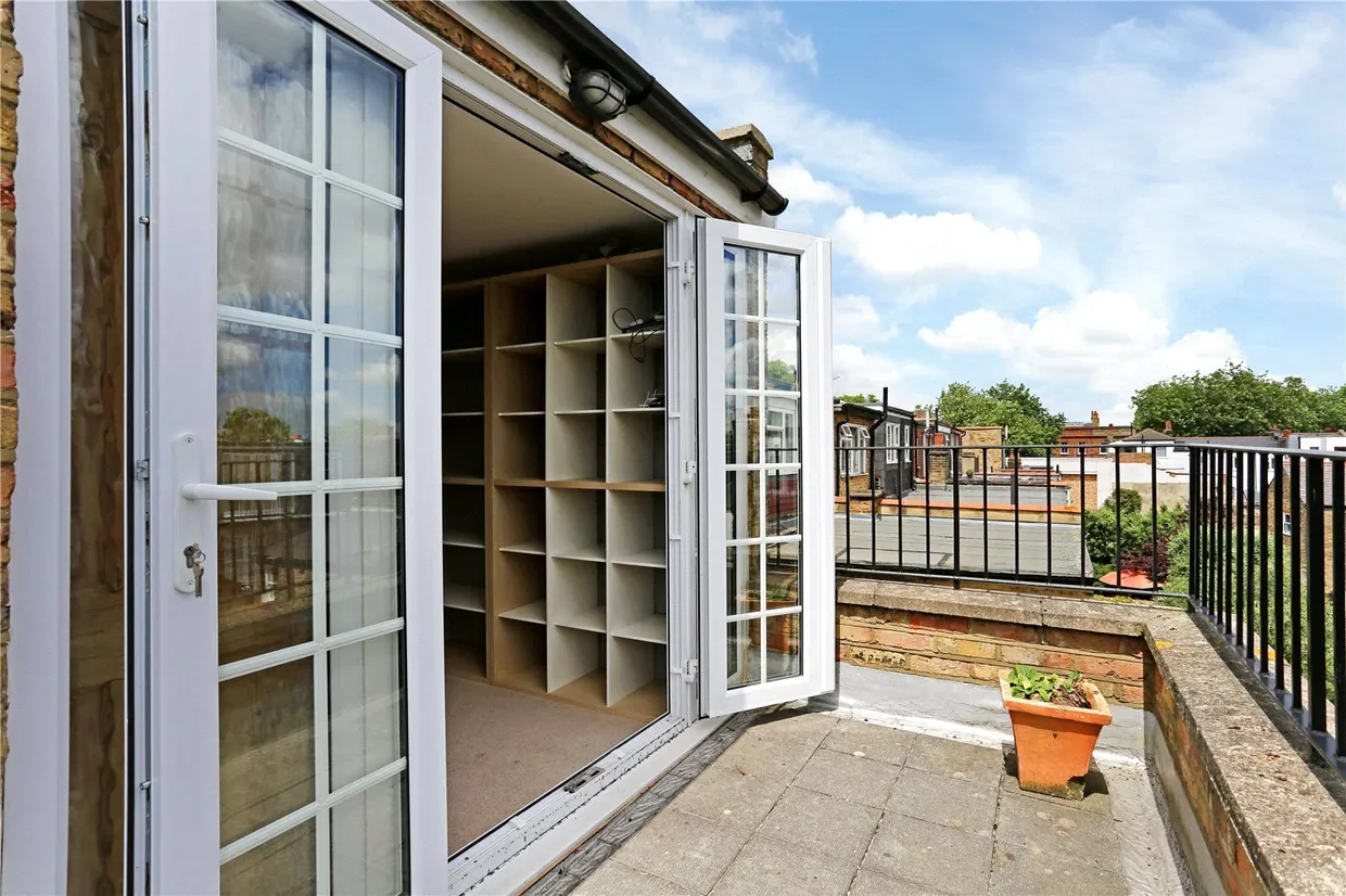 Brackley Road, London, W4 photo 7