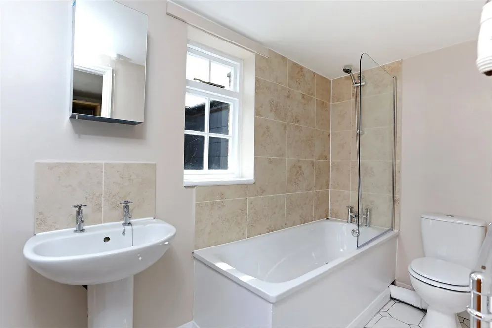 Brackley Road, London, W4 photo 11