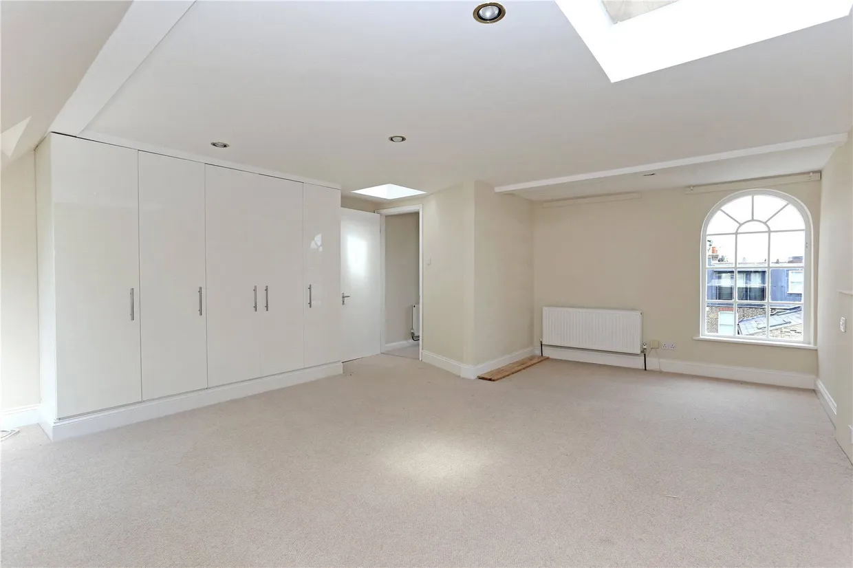 Brackley Road, London, W4 photo 12