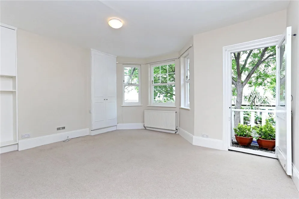 Brackley Road, London, W4 photo 14