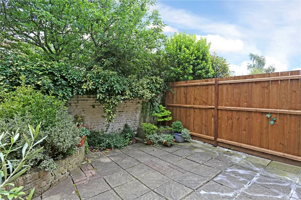Brackley Road, London, W4 photo 22