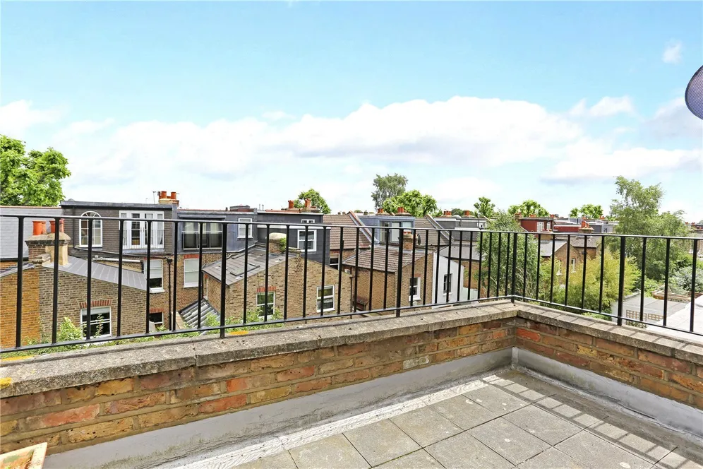 Brackley Road, London, W4 photo 23