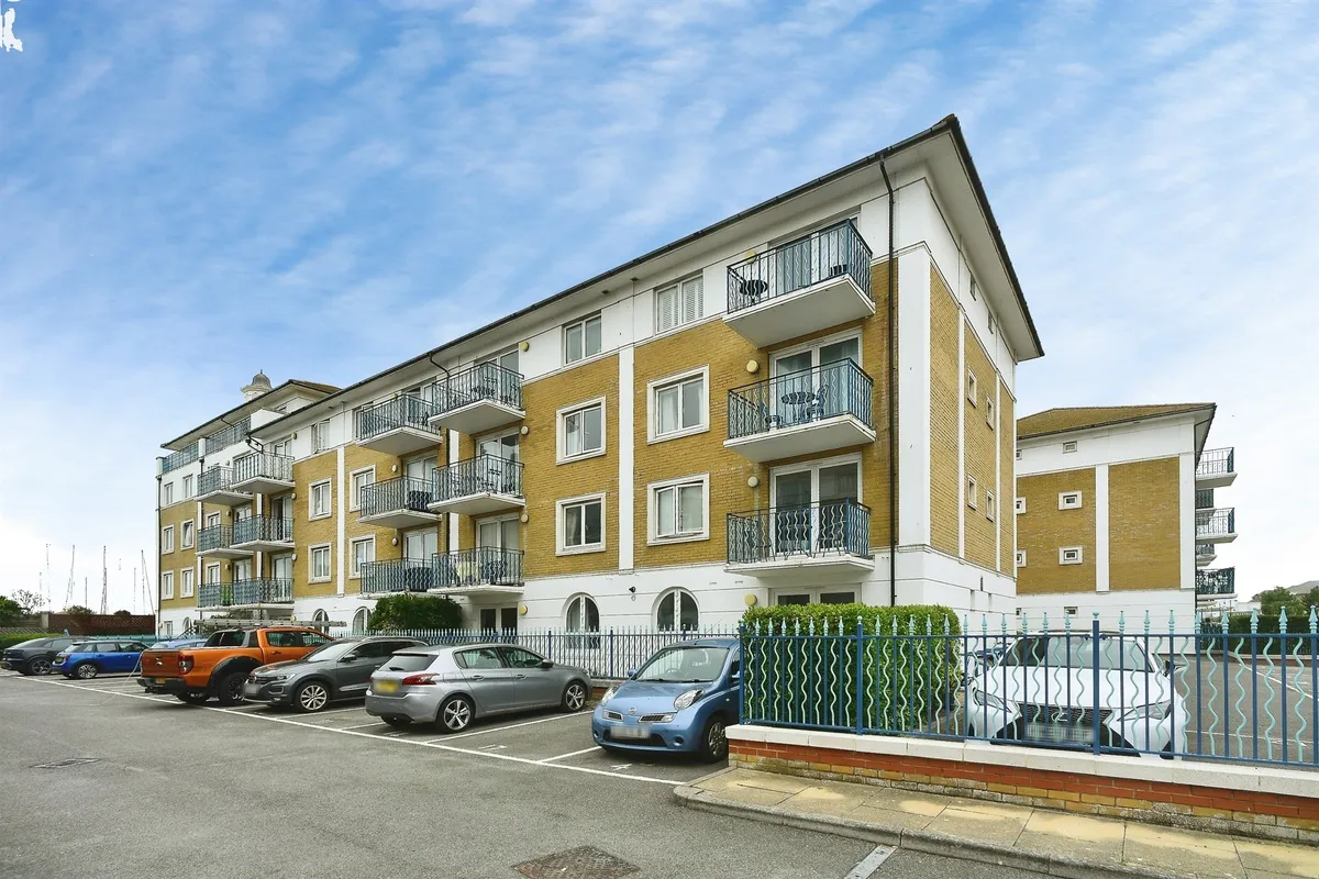 The Strand, Brighton Marina Village, BRIGHTON