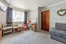 Larch Close, GRANTHAM