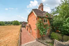 Tilford Street, Farnham, GU10 photo 1