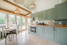 Tilford Street, Farnham, GU10 photo 3