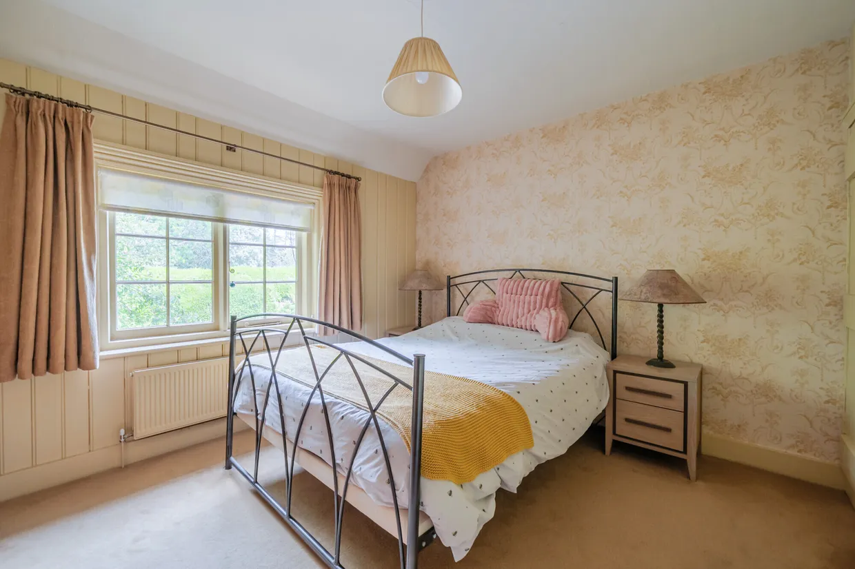 Tilford Street, Farnham, GU10 photo 6