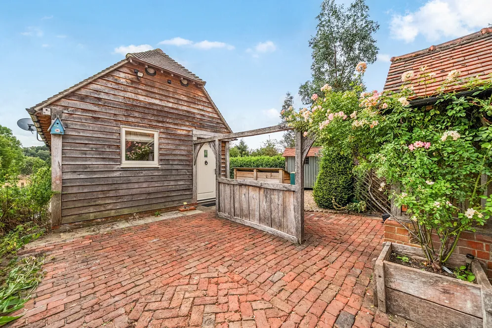 Tilford Street, Farnham, GU10 photo 9