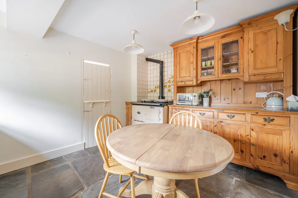 Tilford Street, Farnham, GU10 photo 12