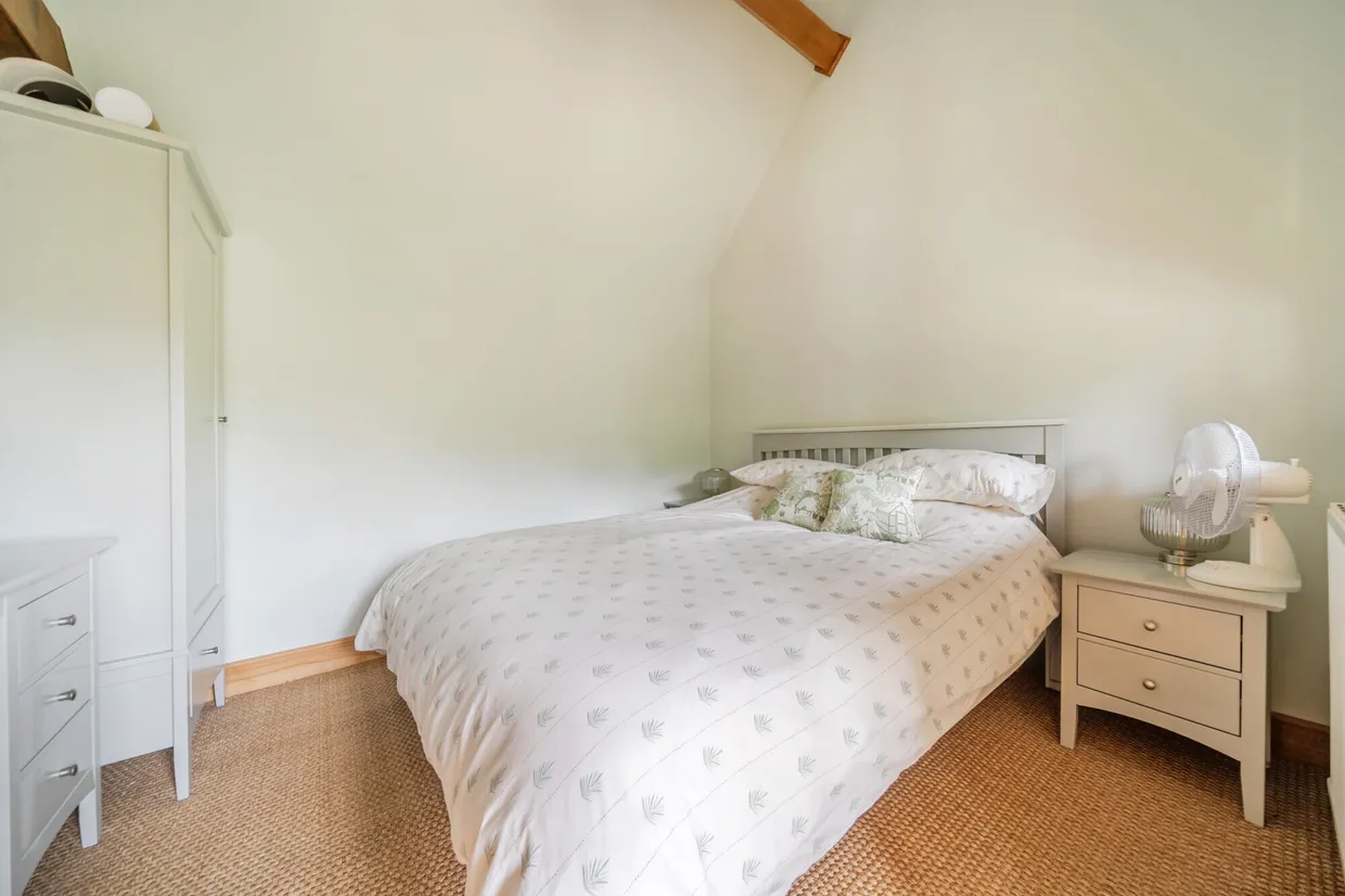 Tilford Street, Farnham, GU10 photo 15