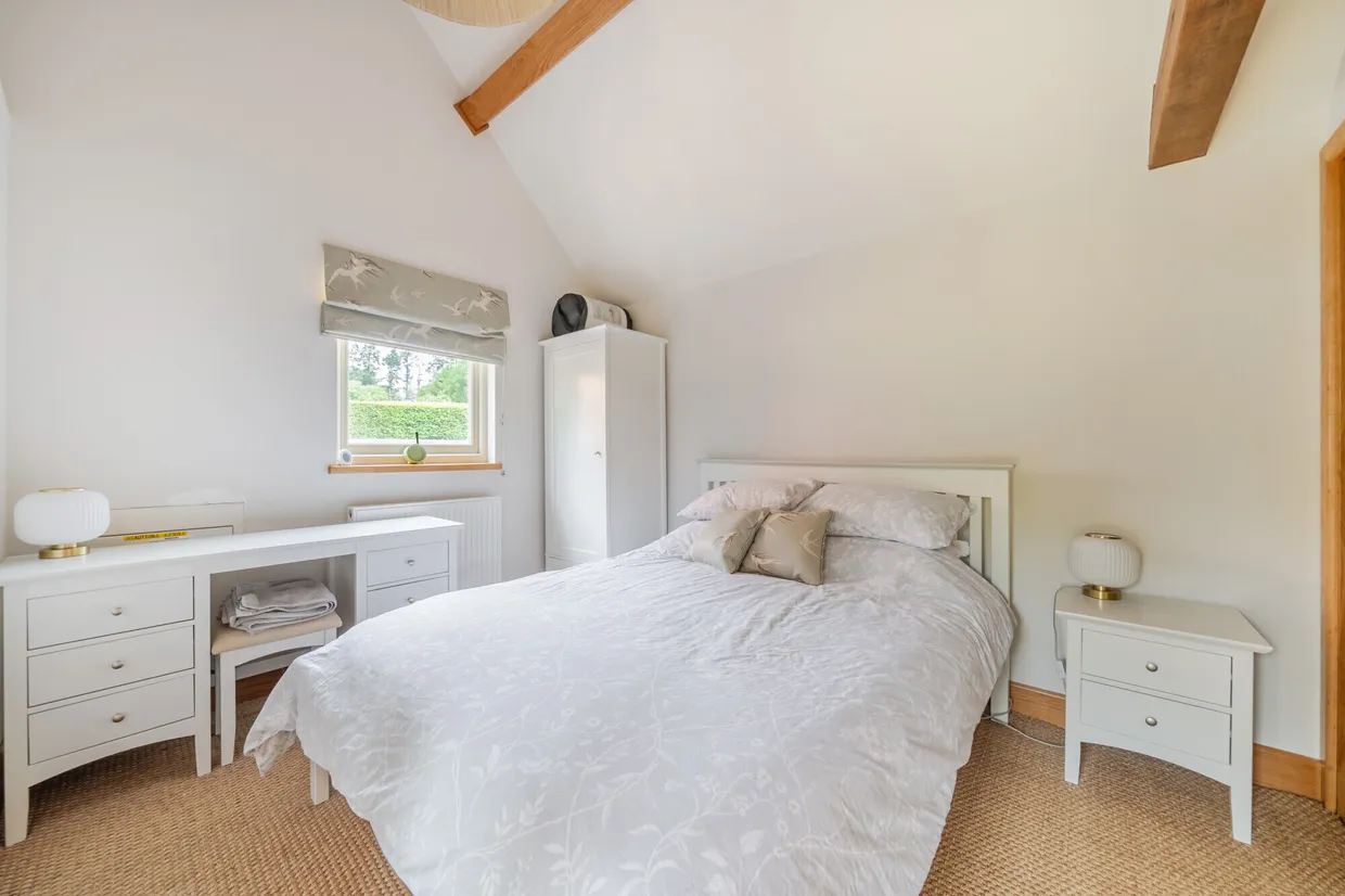 Tilford Street, Farnham, GU10 photo 16