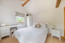 Tilford Street, Farnham, GU10 photo 16