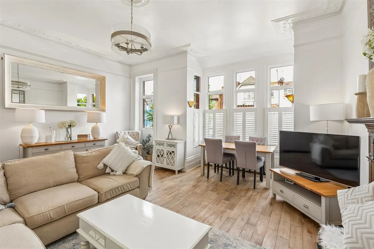 Dean Road, London, NW2