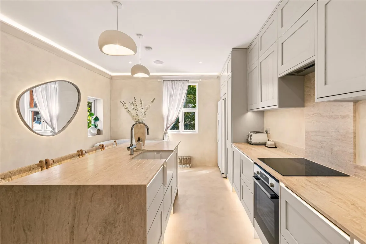 Dean Road, London, NW2