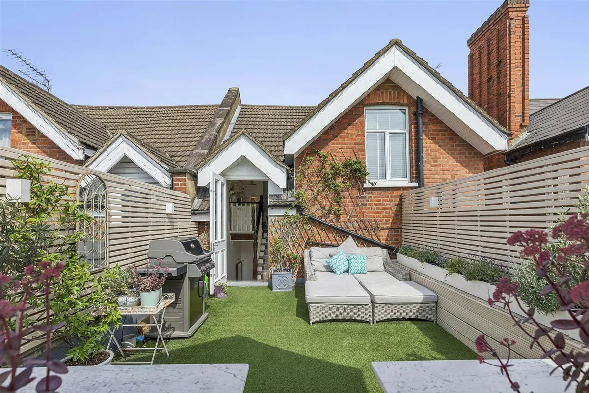 Dean Road, London, NW2