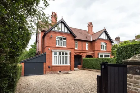 Hawthorn Lane, Wilmslow, SK9