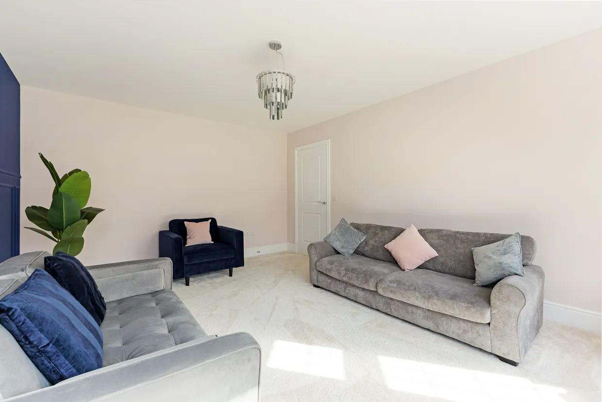 Kestrel Grove, Caddington, LU1 photo 4
