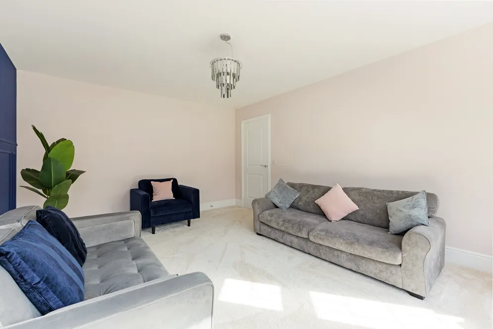 Kestrel Grove, Caddington, LU1 photo 4