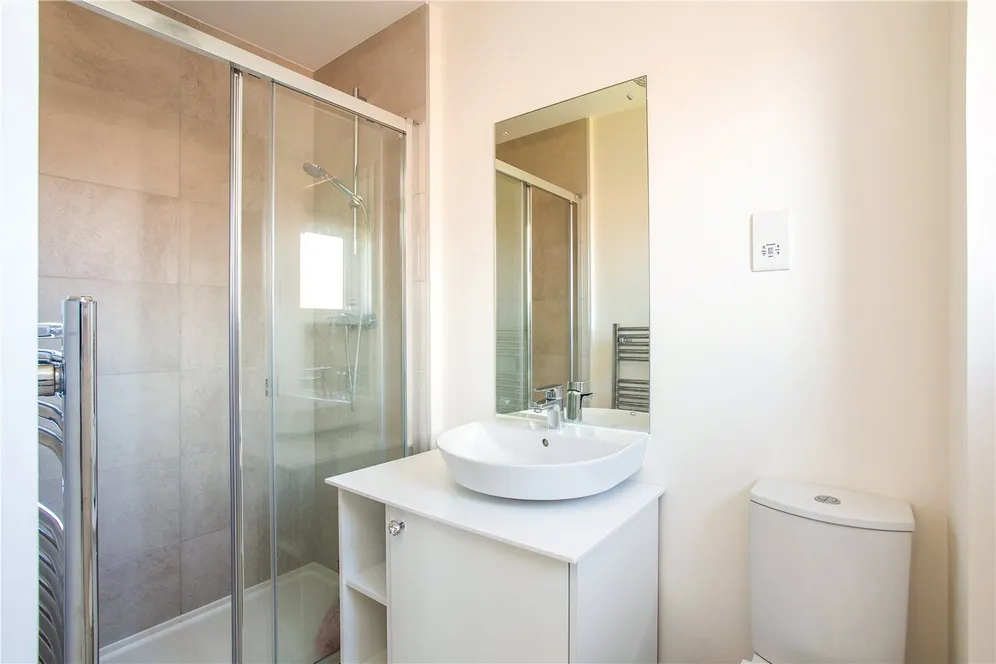 Kestrel Grove, Caddington, LU1 photo 22