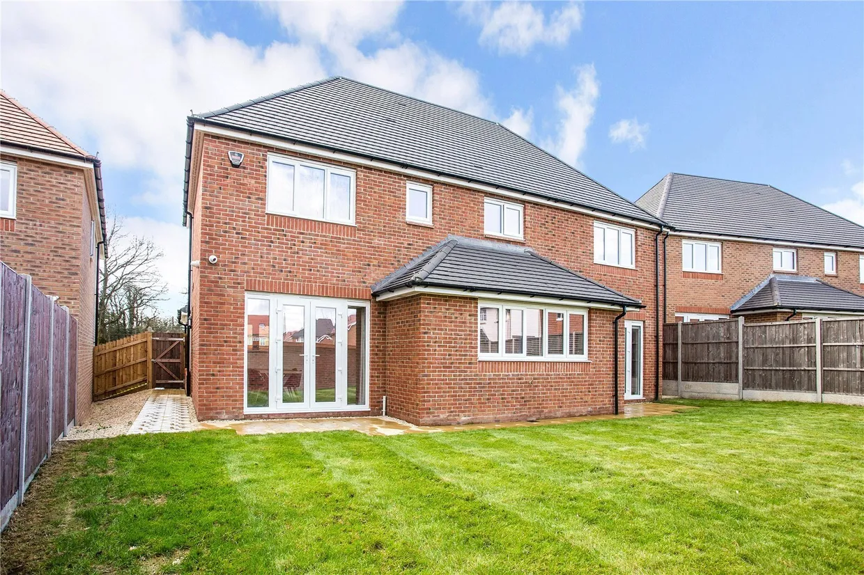 Kestrel Grove, Caddington, LU1 photo 28