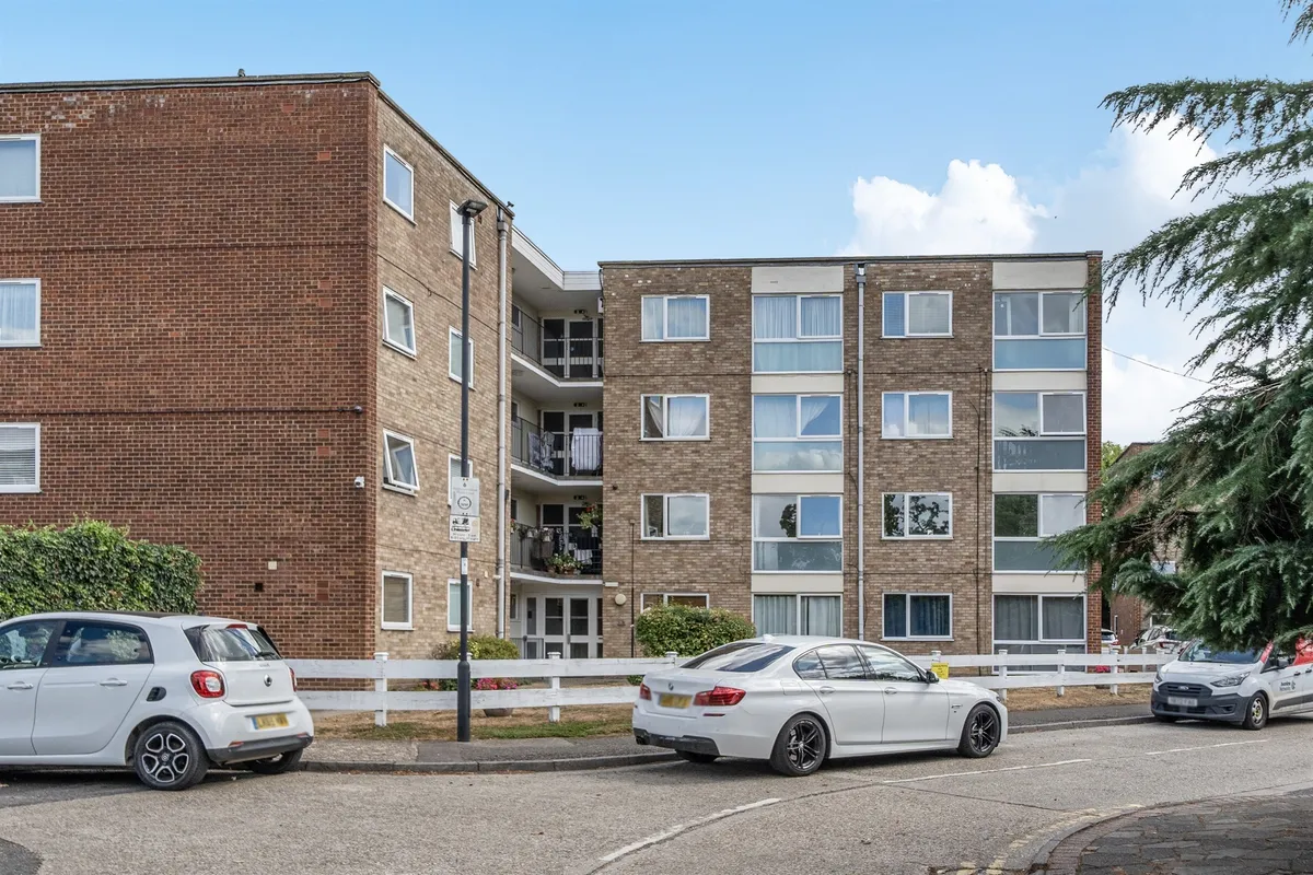 Hansart Way, Enfield