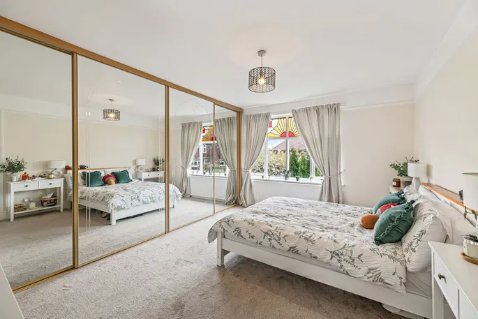 Property carousel image 10