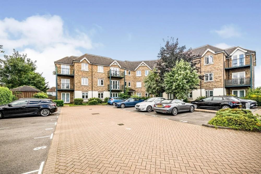 Huntercombe Lane North, Taplow Image 1