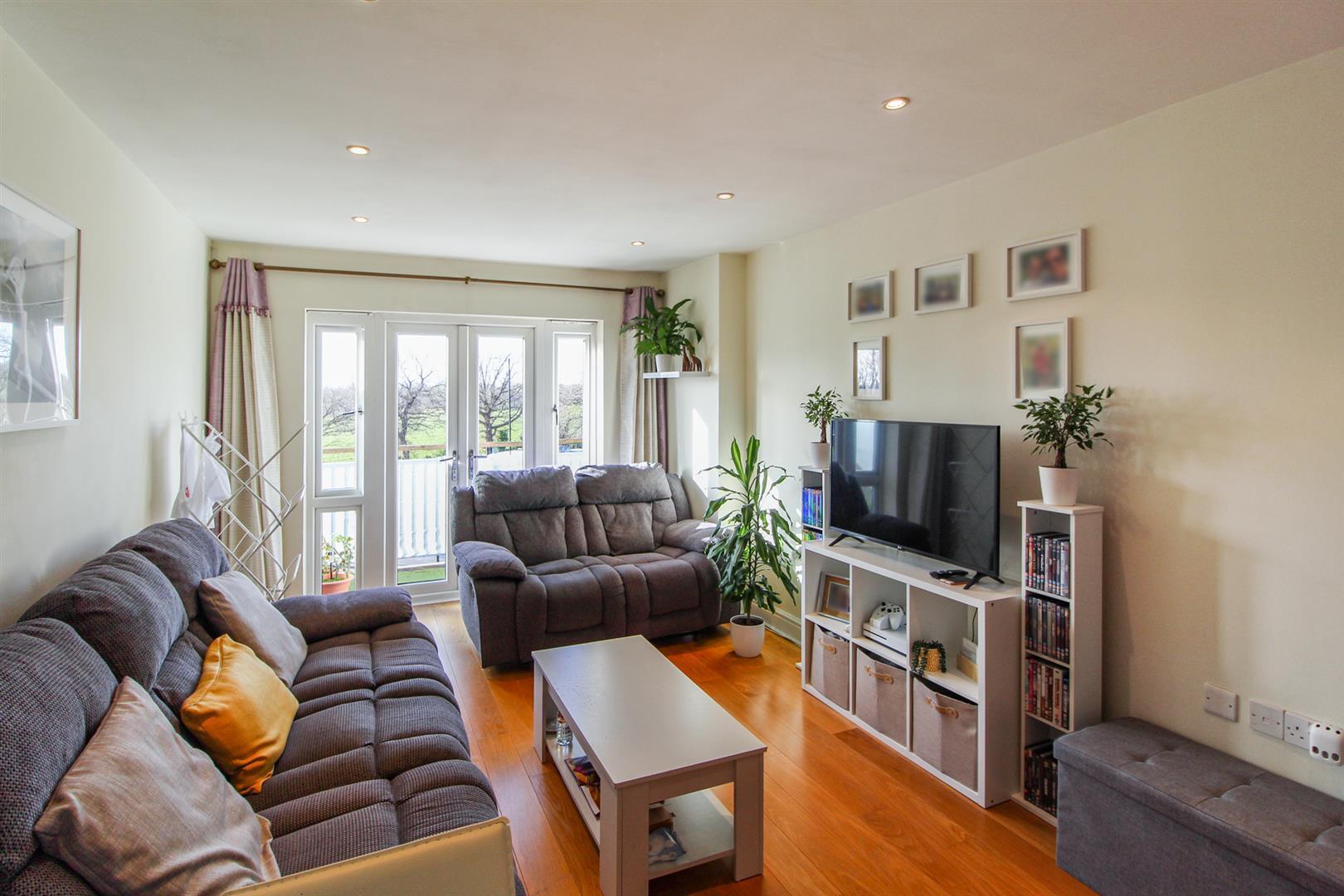 Huntercombe Lane North, Taplow Image 2