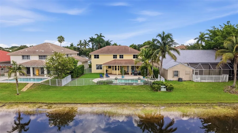 861 CRESTVIEW CIR, Weston, FL 33327
