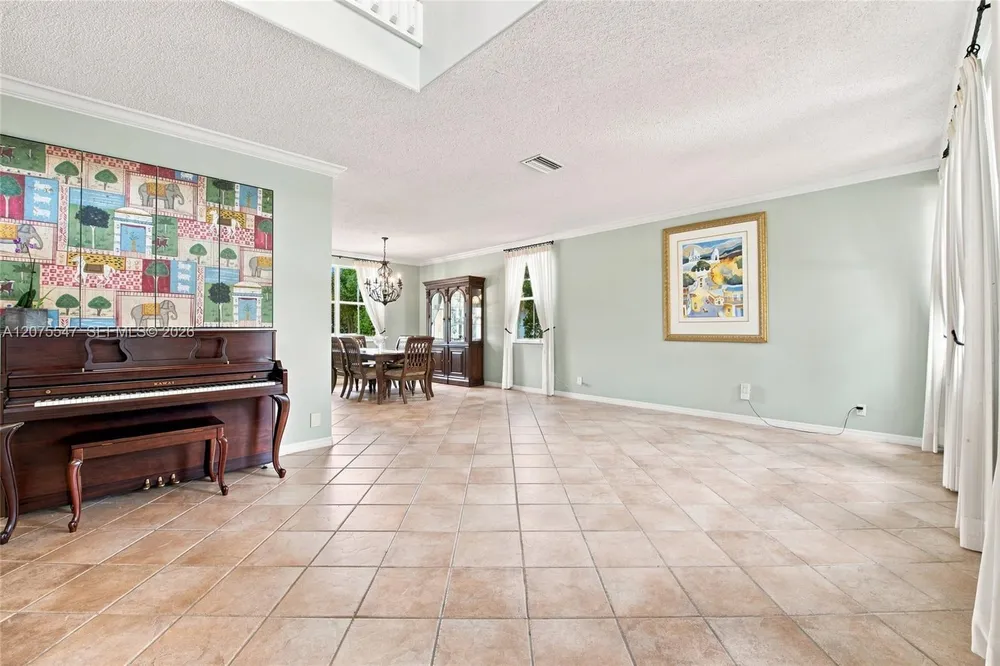 861 CRESTVIEW CIR, Weston, FL 33327