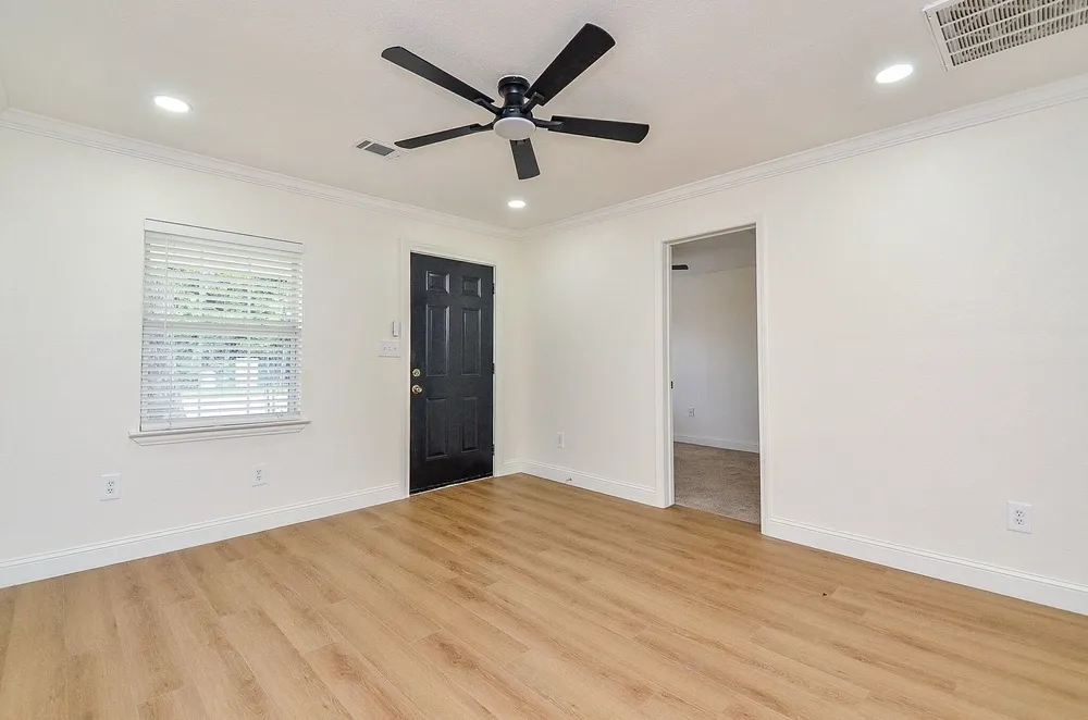 5710 Cherry St, Houston, TX 77026