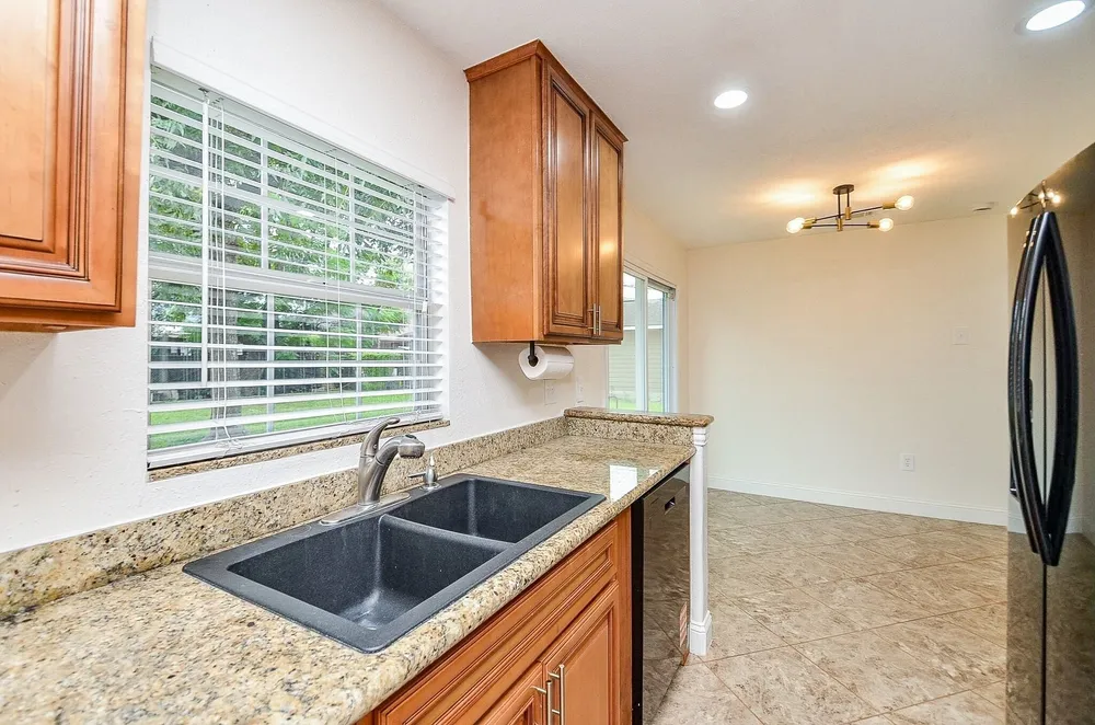 5710 Cherry St, Houston, TX 77026