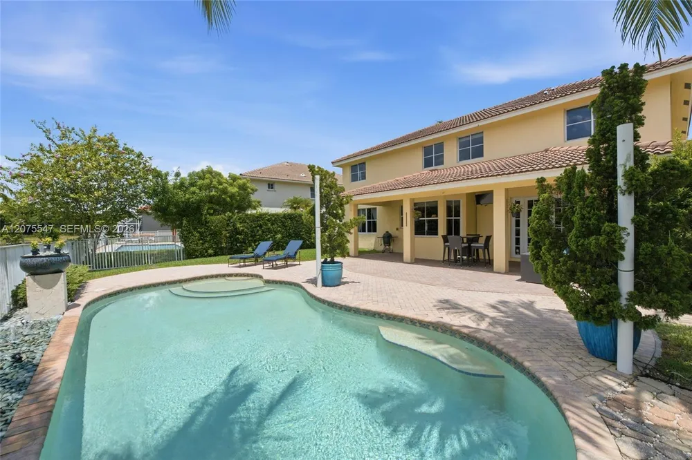 861 CRESTVIEW CIR, Weston, FL 33327