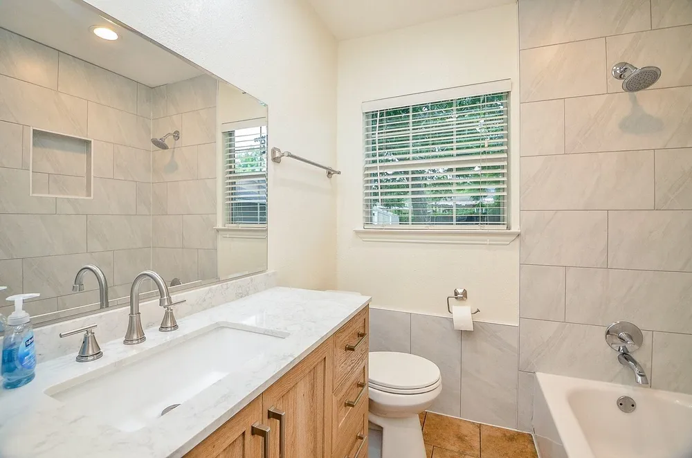 5710 Cherry St, Houston, TX 77026