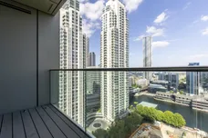 32 Harbour Way Canary Wharf E14 photo 1