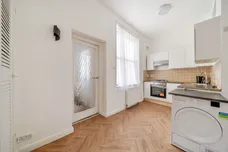 Epsom Road, Epsom KT17 photo 4