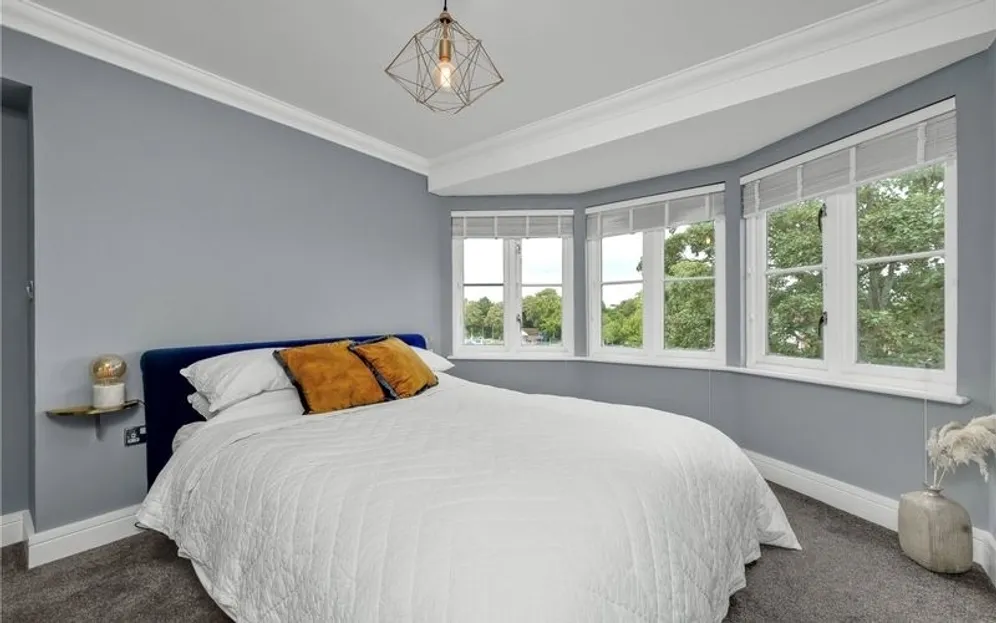 Bridge Road, East Molesey KT8 photo 7