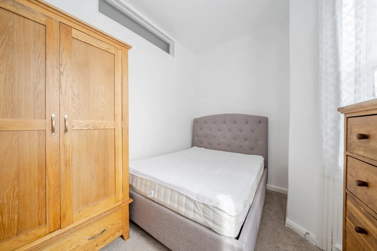 Epsom Road, Epsom KT17 photo 7