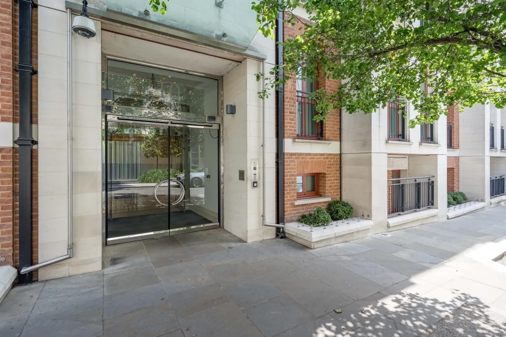 Lancelot Place Knightsbridge SW7 photo 8