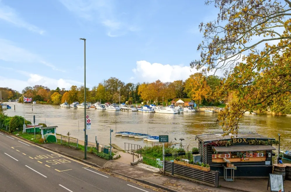 Bridge Road, East Molesey KT8 photo 10
