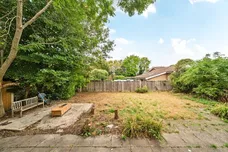 Epsom Road, Epsom KT17 photo 9