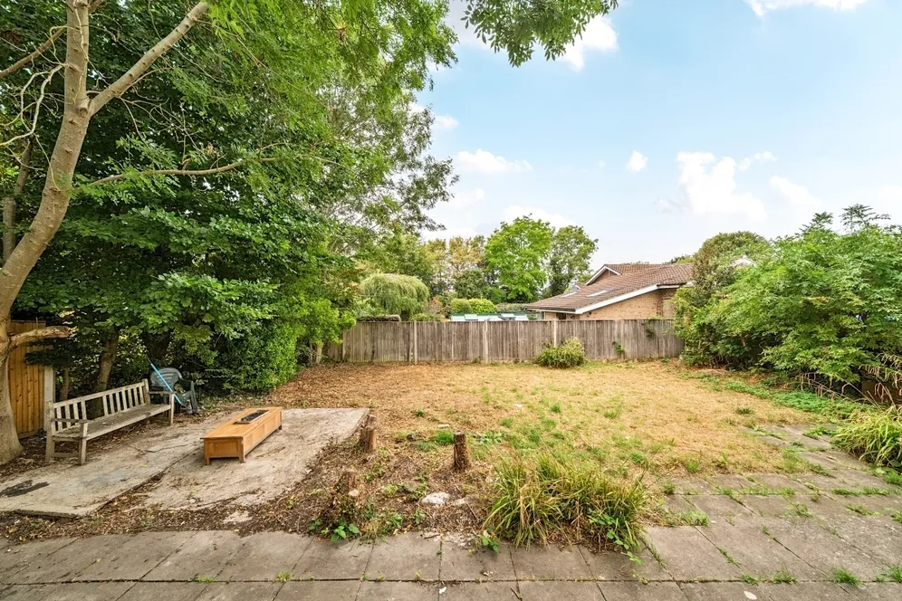 Epsom Road, Epsom KT17 photo 9