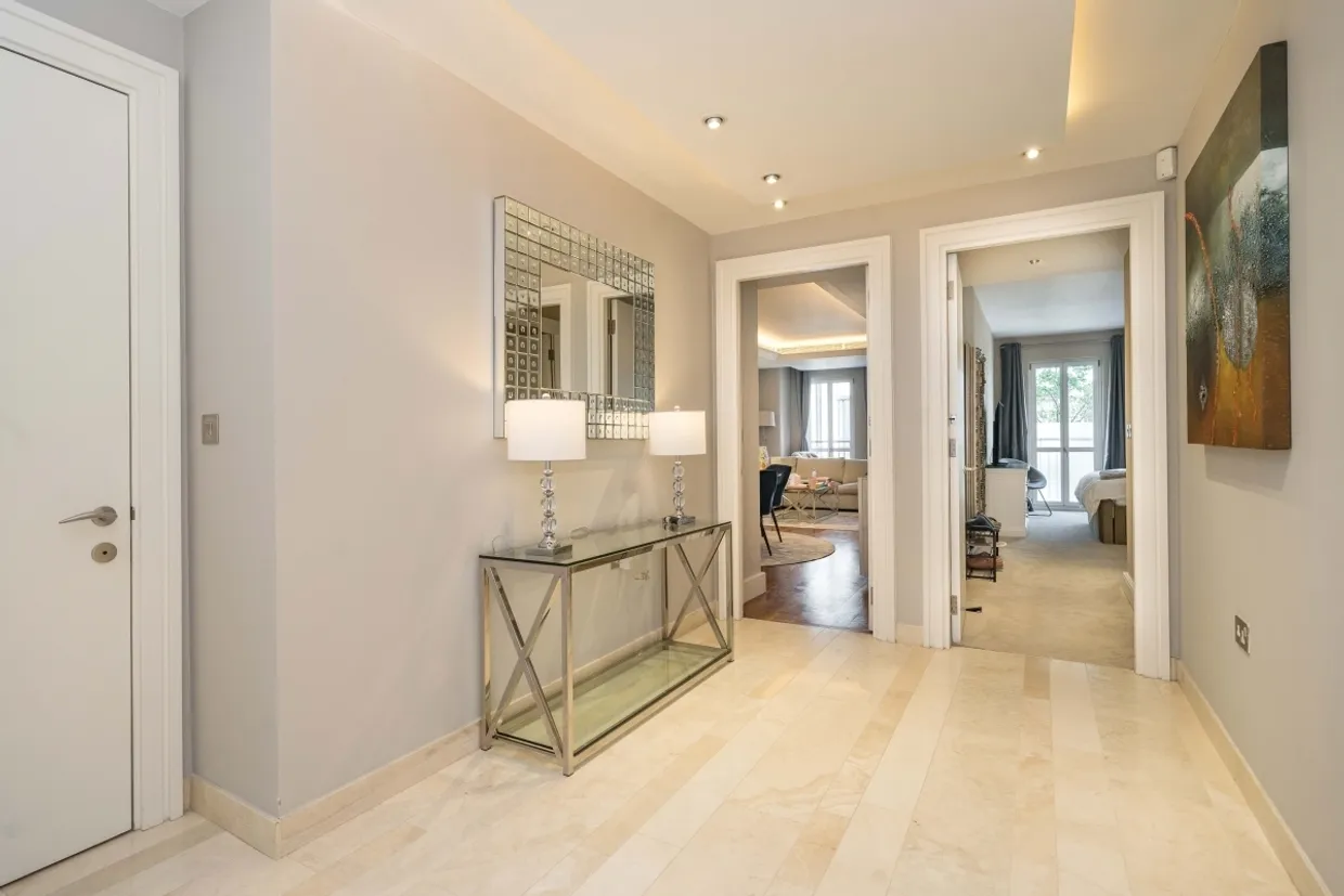 Lancelot Place Knightsbridge SW7 photo 11