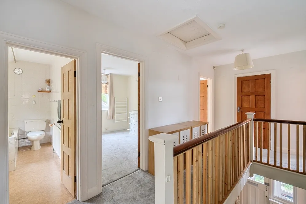 Markville Gardens Caterham CR3 photo 8