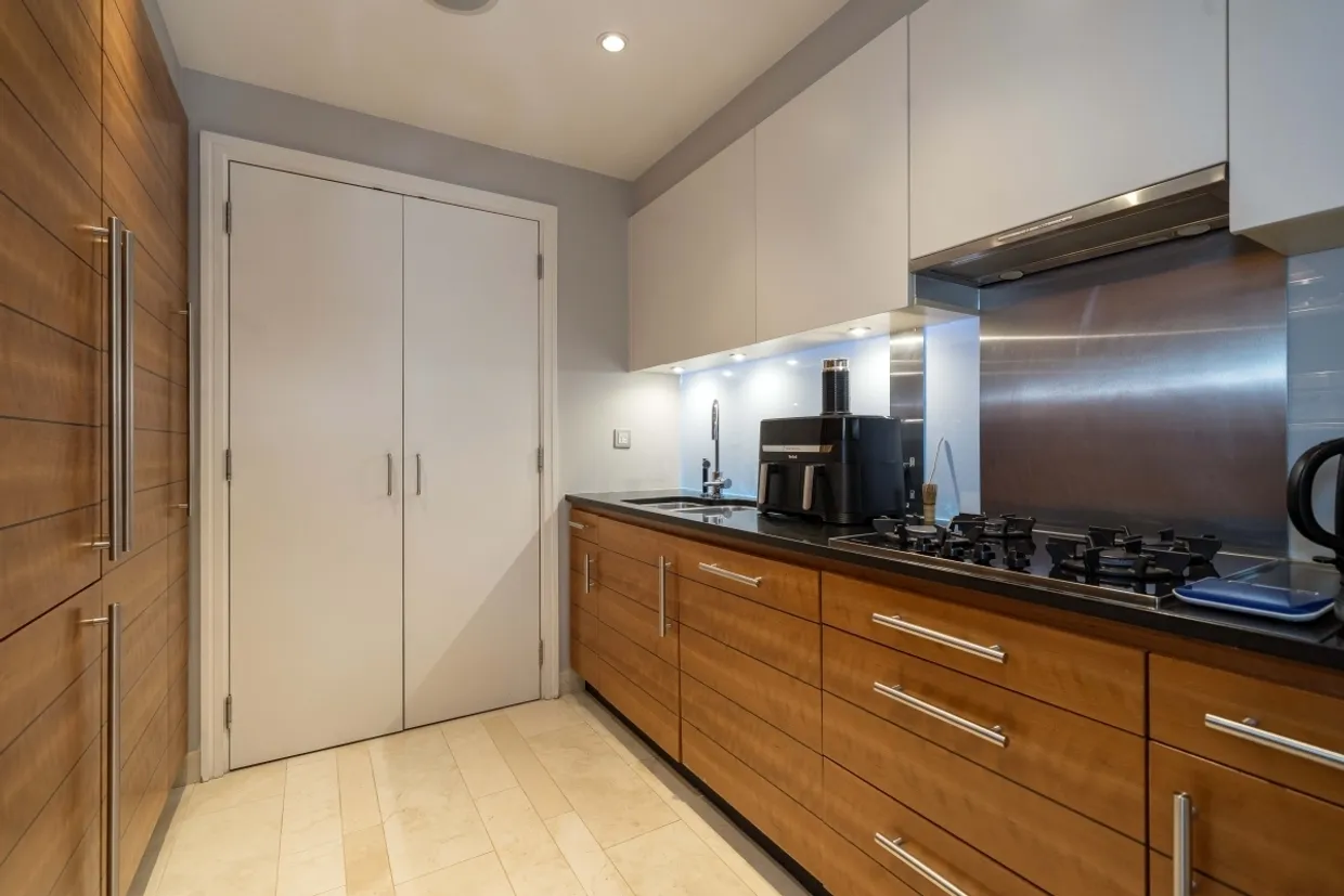 Lancelot Place Knightsbridge SW7 photo 16