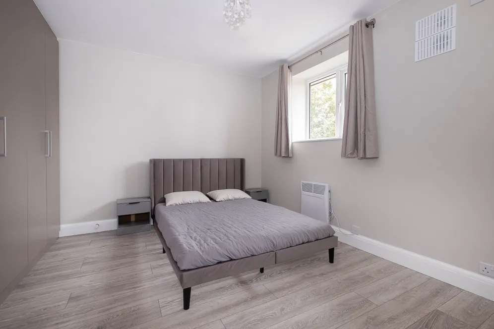 Vine Place, Hounslow, TW3 photo 4