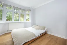 Queens Road Teddington TW11 photo 5