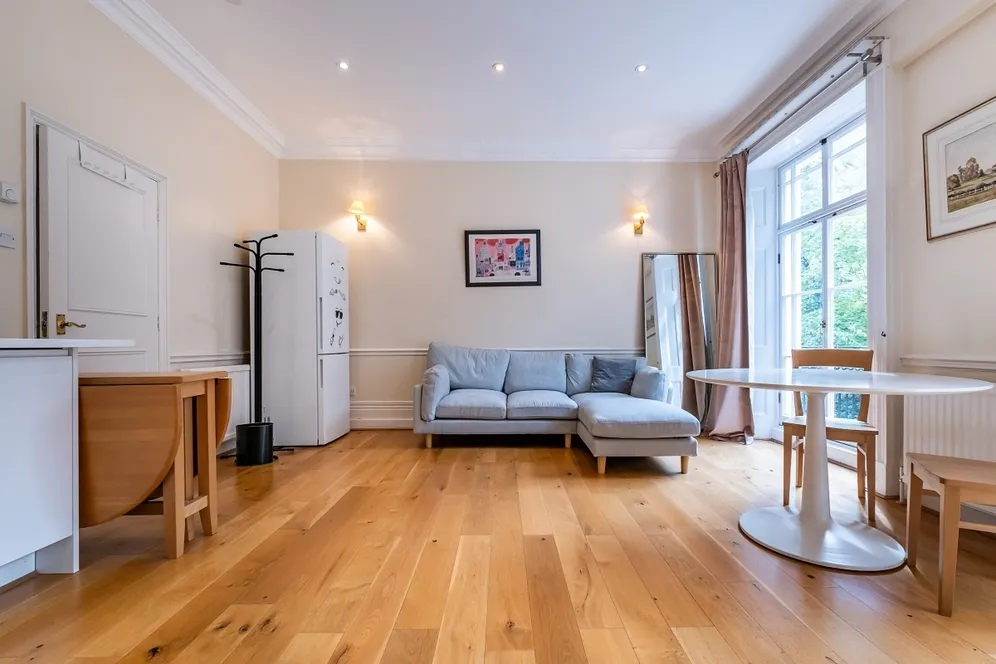 Brompton Square Knightsbridge SW3 photo 5